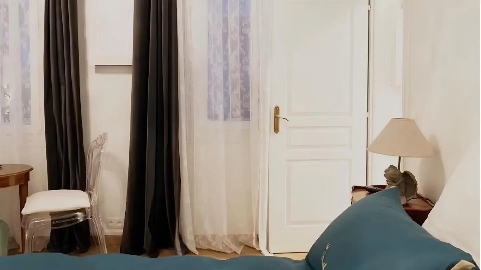 Seine Apartment Paris